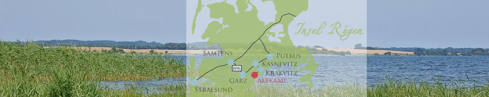 Headerbild von Obstparadies Altkamp Anfahrtbeschreibung zeigt Karte der Insel Rügen mit Wegbeschreibung zum Hofladen und den Ferienwohnungen in Altkamp 5 Putbus und ein Foto vom Ostseestrand bei Altkamp.